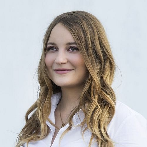 Mgr. Lenka Heczková